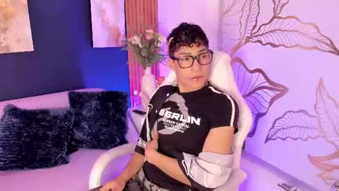 Snapshot of adann_scott chatting on 06/25/26, 12:31 Adan online show from 06/25/26, 12:31