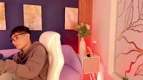 Snapshot of adann_scott chatting on 06/26/26, 12:09 Adan online show from 06/26/26, 12:09