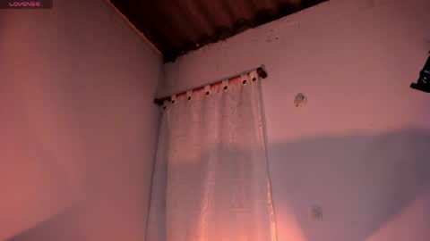 Snapshot of adara_evanss chatting on 04/25/26, 12:46 Adara online show from 04/25/26, 12:46