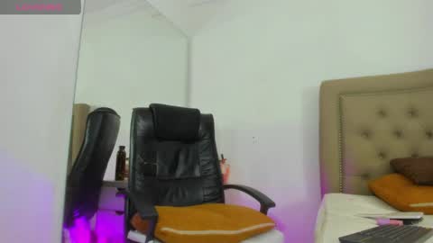 Snapshot of adara_ferrara chatting on 04/27/26, 11:58 Adara Ferrara online show from 04/27/26, 11:58