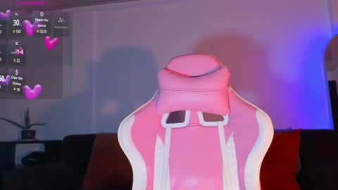 Snapshot of adela_parker chatting on 02/27/25, 08:42 Adela Parker online show from 02/27/25, 08:42