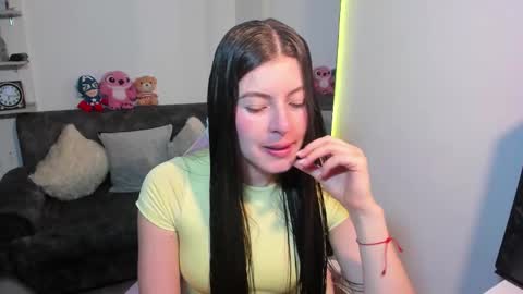 Snapshot of adela_parker chatting on 11/28/25, 07:49 Adela Parker online show from 11/28/25, 07:49