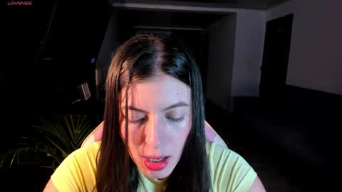 Adela Parker  online show from 05/04/26, 01:01