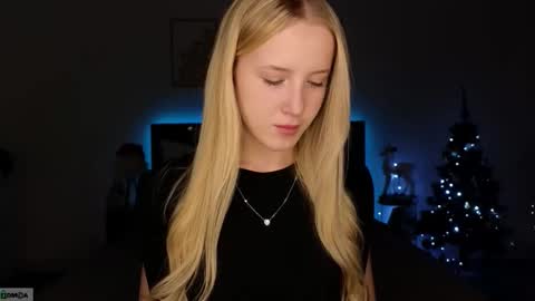 Snapshot of adele_armas chatting on 12/21/25, 07:54 Adele online show from 12/21/25, 07:54