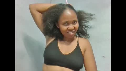 adelealy online show from 11/12/25, 02:56