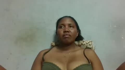 Snapshot of adelealy chatting on 05/01/26, 02:43 adelealy online show from 05/01/26, 02:43