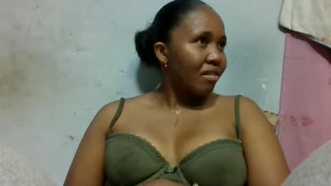 Snapshot of adelealy chatting on 05/25/26, 02:50 adelealy online show from 05/25/26, 02:50