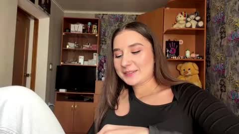 Poly online show from 04/24/26, 11:01