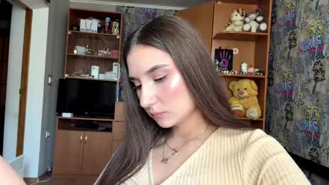 Poly online show from 04/25/26, 01:41