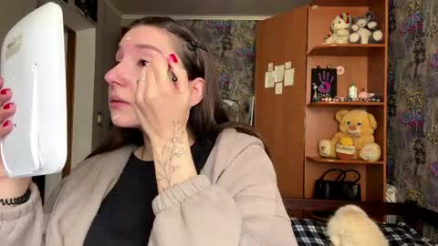 Poly online show from 04/27/26, 11:41