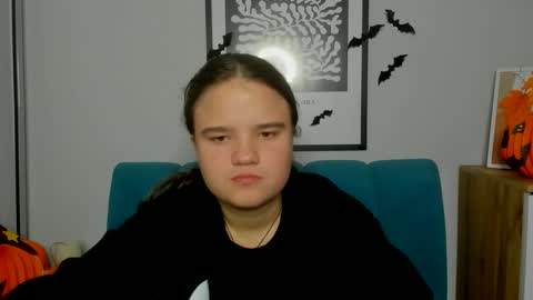 adelecruzz online show from 11/02/25, 08:06