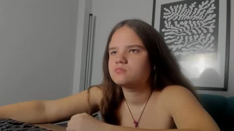 adelecruzz online show from 04/22/26, 12:07