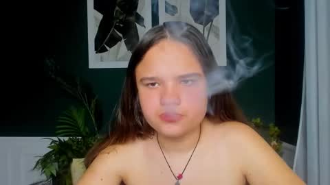 Snapshot of adelecruzz chatting on 05/12/26, 12:02 adelecruzz online show from 05/12/26, 12:02
