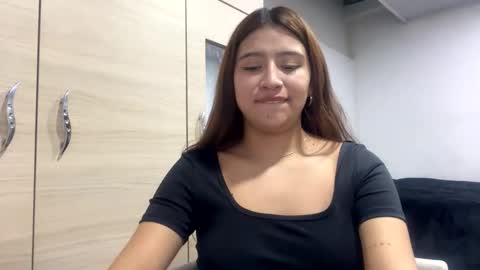 adellein foxx online show from 10/06/25, 02:53