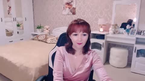 Snapshot of adelemoran chatting on 12/01/24, 06:52 AdeleMoran online show from 12/01/24, 06:52