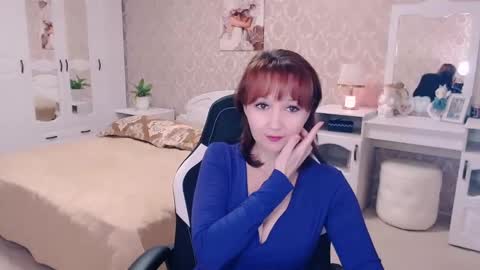 Snapshot of adelemoran chatting on 01/25/25, 08:21 AdeleMoran online show from 01/25/25, 08:21