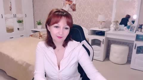 Snapshot of adelemoran chatting on 02/13/25, 01:19 AdeleMoran online show from 02/13/25, 01:19