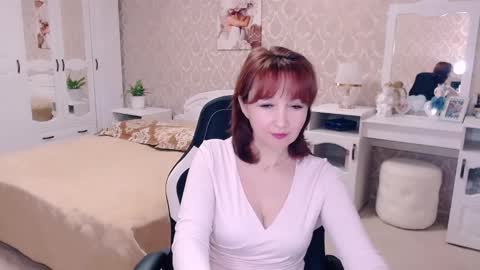 Snapshot of adelemoran chatting on 02/22/25, 06:52 AdeleMoran online show from 02/22/25, 06:52