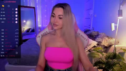 Adele online show from 04/14/26, 01:55