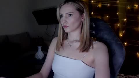 Snapshot of adeleshinem chatting on 01/20/25, 05:48 Adele Shine online show from 01/20/25, 05:48