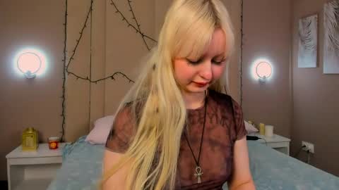 adelesilvy online show from 04/01/26, 01:39