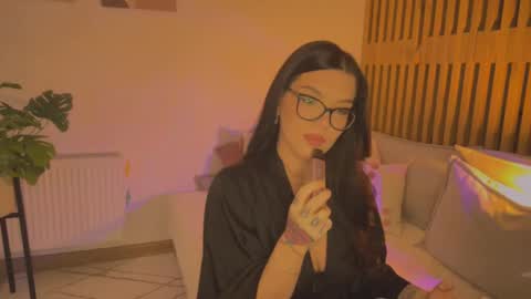 Snapshot of adelinaacute chatting on 10/16/25, 10:49 Adelinaacute online show from 10/16/25, 10:49
