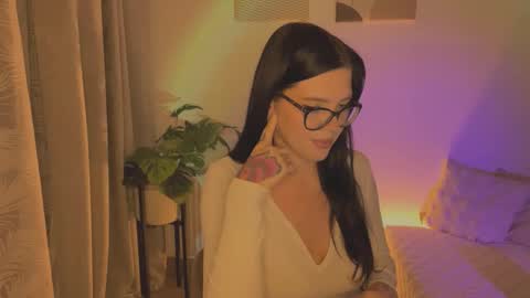 Snapshot of adelinaacute chatting on 10/19/25, 08:53 Adelinaacute online show from 10/19/25, 08:53