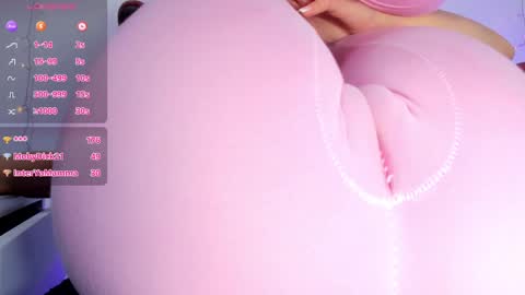 adelinaconte1 online show from 02/07/25, 10:30