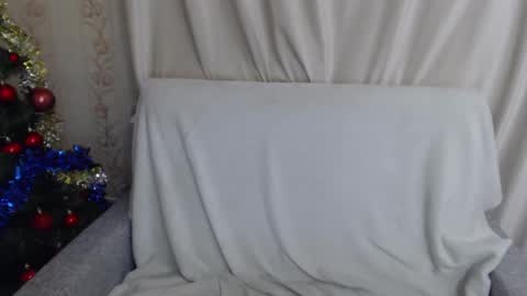 Snapshot of adelinalawson chatting on 01/17/25, 04:04 adelinalawson online show from 01/17/25, 04:04