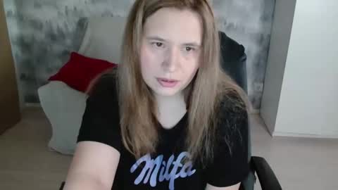 adelinalawson online show from 04/19/26, 07:18