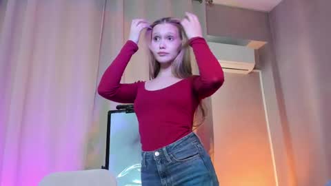 adelinecrash online show from 04/23/26, 08:24