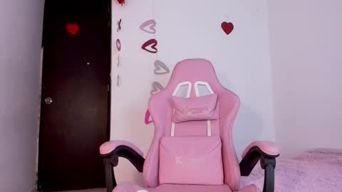 Adelle online show from 02/18/25, 12:48