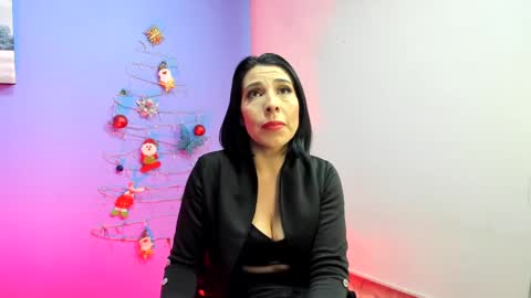 Snapshot of adellelennox_cg chatting on 01/04/25, 11:22 Adelle online show from 01/04/25, 11:22