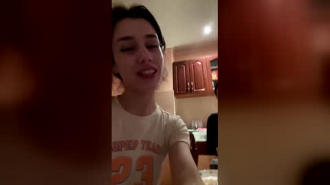 Adellyy online show from 04/05/26, 10:18