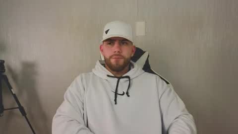 Ades online show from 11/01/25, 12:18