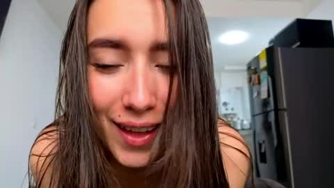 Snapshot of adhara_kitten chatting on 05/08/26, 01:27 Adhara online show from 05/08/26, 01:27