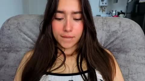 Snapshot of adhara_kitten chatting on 05/27/26, 01:41 Adhara online show from 05/27/26, 01:41