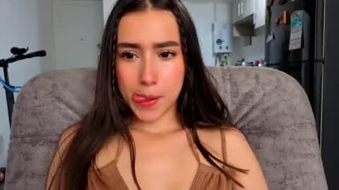 Snapshot of adhara_kitten chatting on 06/12/26, 01:43 Adhara online show from 06/12/26, 01:43