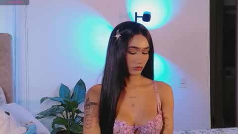 Snapshot of adharacute19 chatting on 10/19/25, 09:37 Isabellafirst online show from 10/19/25, 09:37