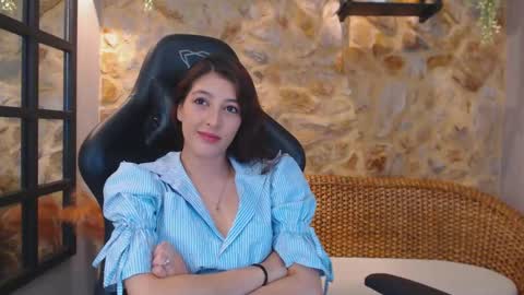 Adhara Hamilton  online show from 09/12/25, 07:14