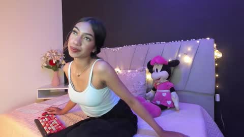 Snapshot of adharaharper chatting on 03/26/26, 08:25 Adhara online show from 03/26/26, 08:25