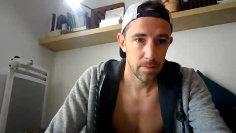 Snapshot of adibou13 chatting on 02/25/26, 09:08 adibou13 online show from 02/25/26, 09:08