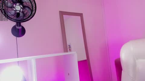 adison_reyes online show from 07/16/26, 12:00