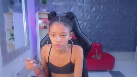 adisson_petite1 online show from 10/28/25, 12:09