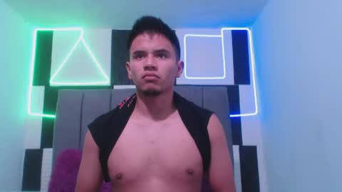 adonis_latin_19 online show from 04/18/26, 04:05