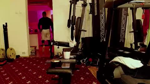 Adonis online show from 11/11/25, 07:52