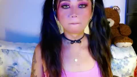 Snapshot of adorableslutxxx chatting on 05/20/26, 12:11 jasmine online show from 05/20/26, 12:11