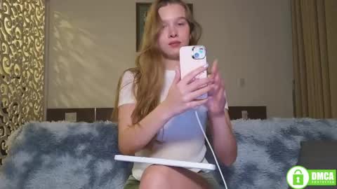 Snapshot of adorielle chatting on 05/25/26, 12:55 Lia online show from 05/25/26, 12:55