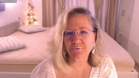 Snapshot of adrena_ chatting on 01/13/25, 08:15 Cryna online show from 01/13/25, 08:15