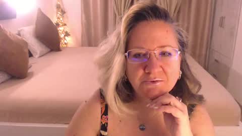 Snapshot of adrena_ chatting on 01/28/25, 05:00 Cryna online show from 01/28/25, 05:00